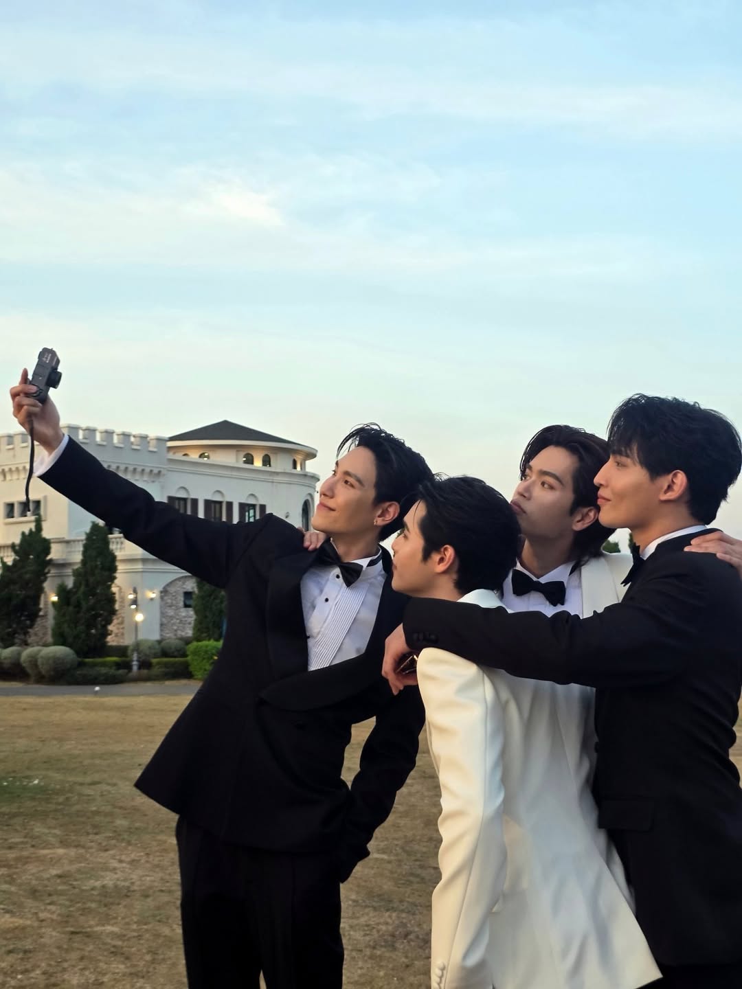 จูเนียร์ - ปณชัย ศรีอาริยะรุ่งเรือง