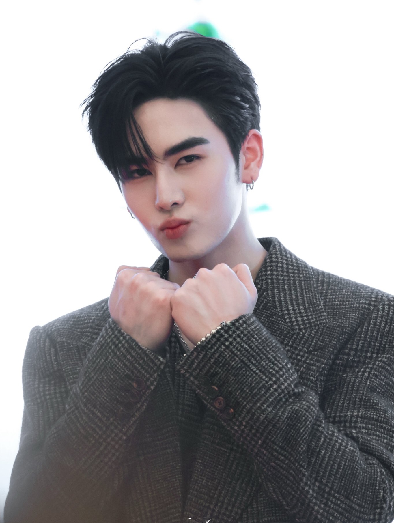 แซนต้า - พงศภัค อุดมโภชน์