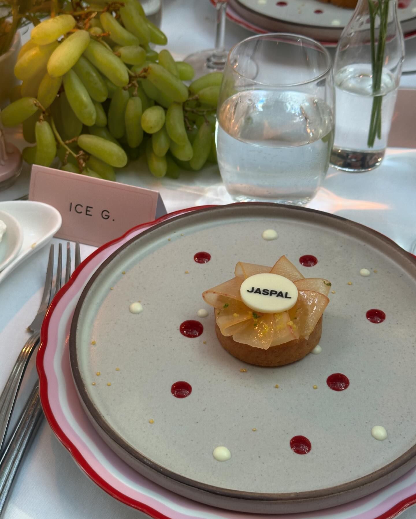 ไอซ์ - อมีนา กูล