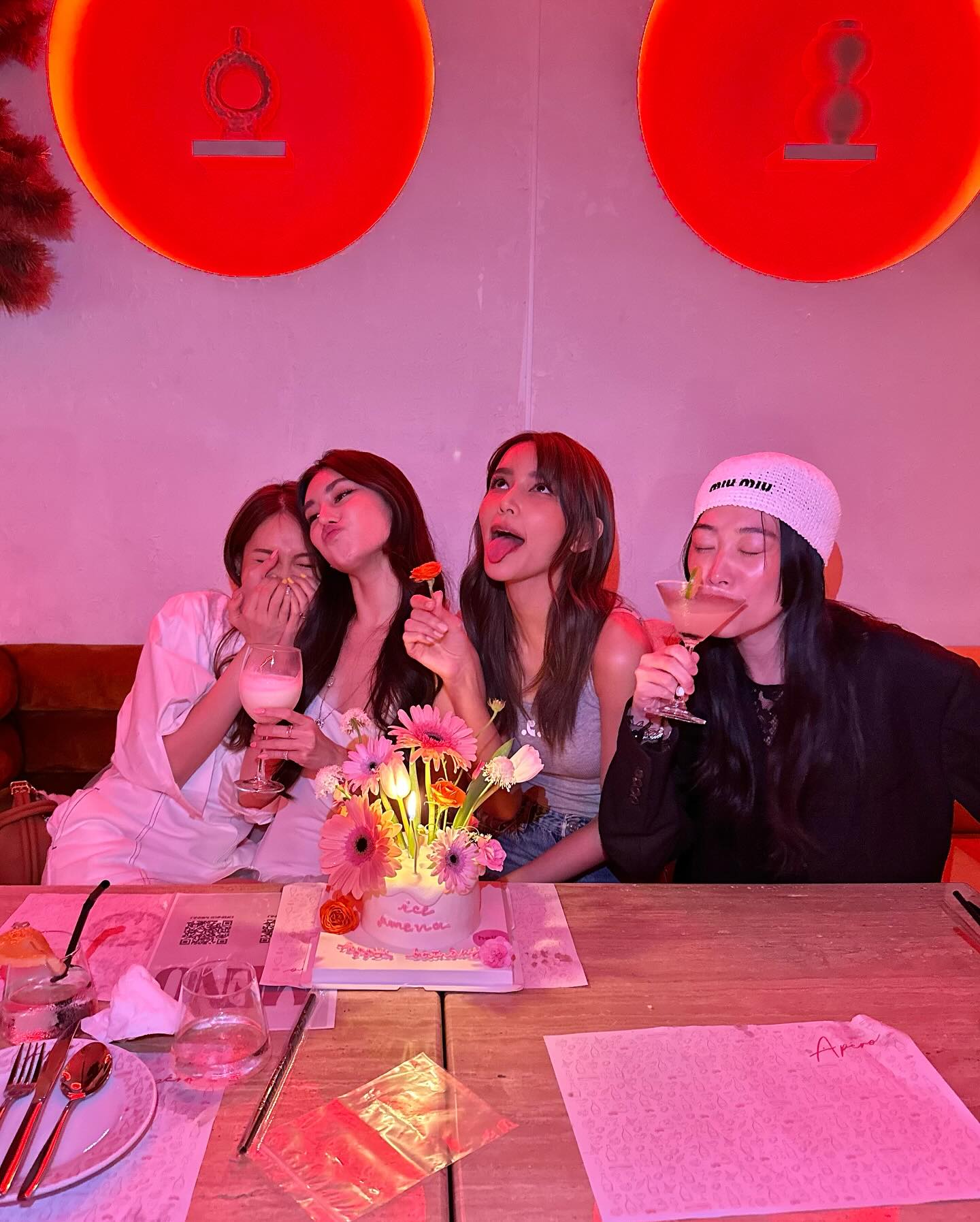 ไอซ์ - อมีนา กูล