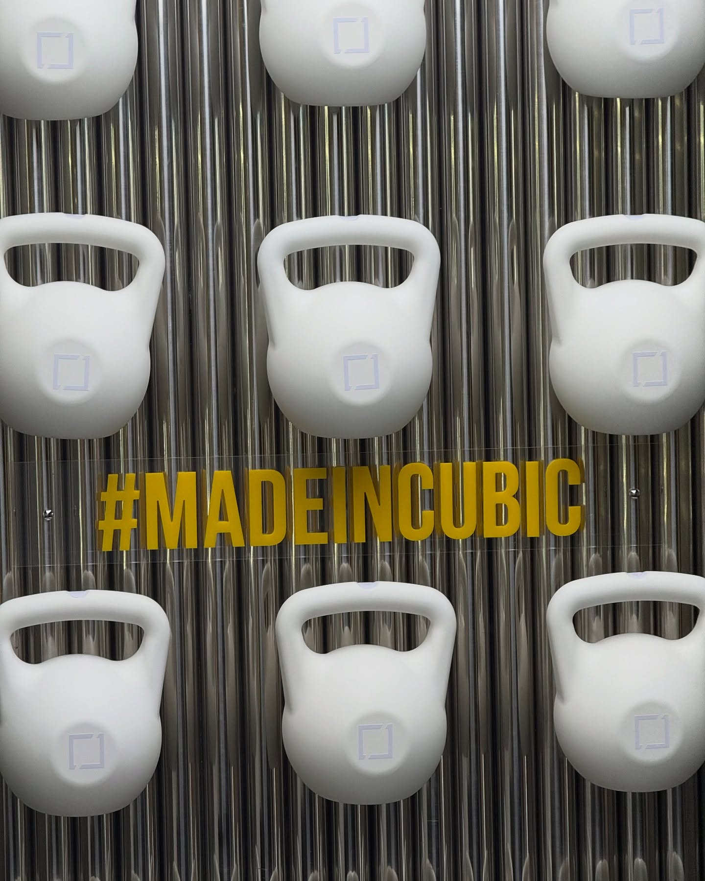 ไอซ์ - อมีนา กูล