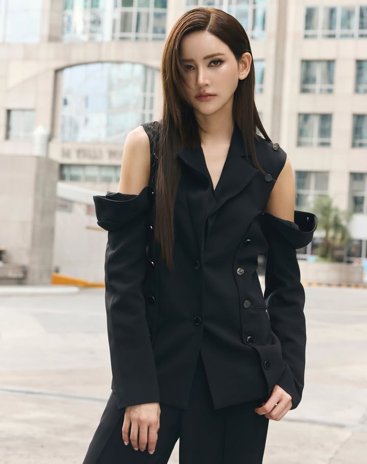 ไอซ์ - อมีนา กูล