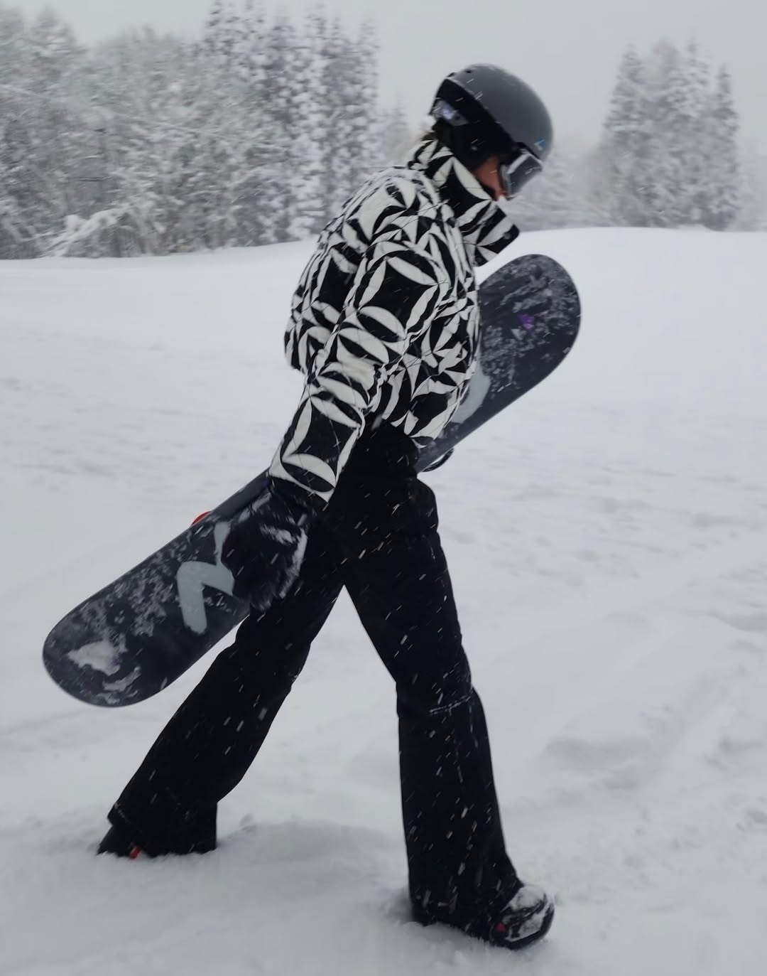 ไอซ์ - อมีนา กูล