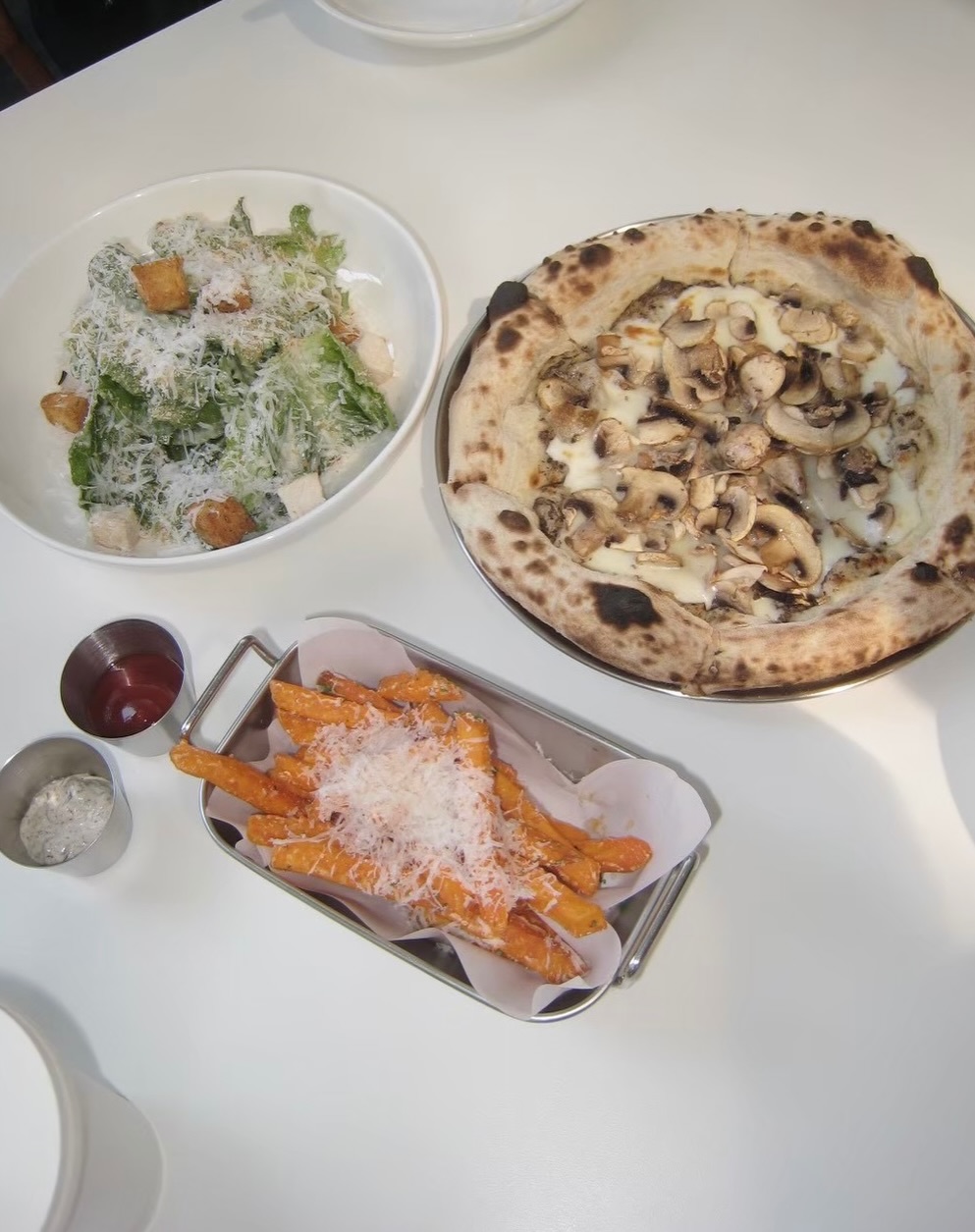 ไอซ์ - อมีนา กูล