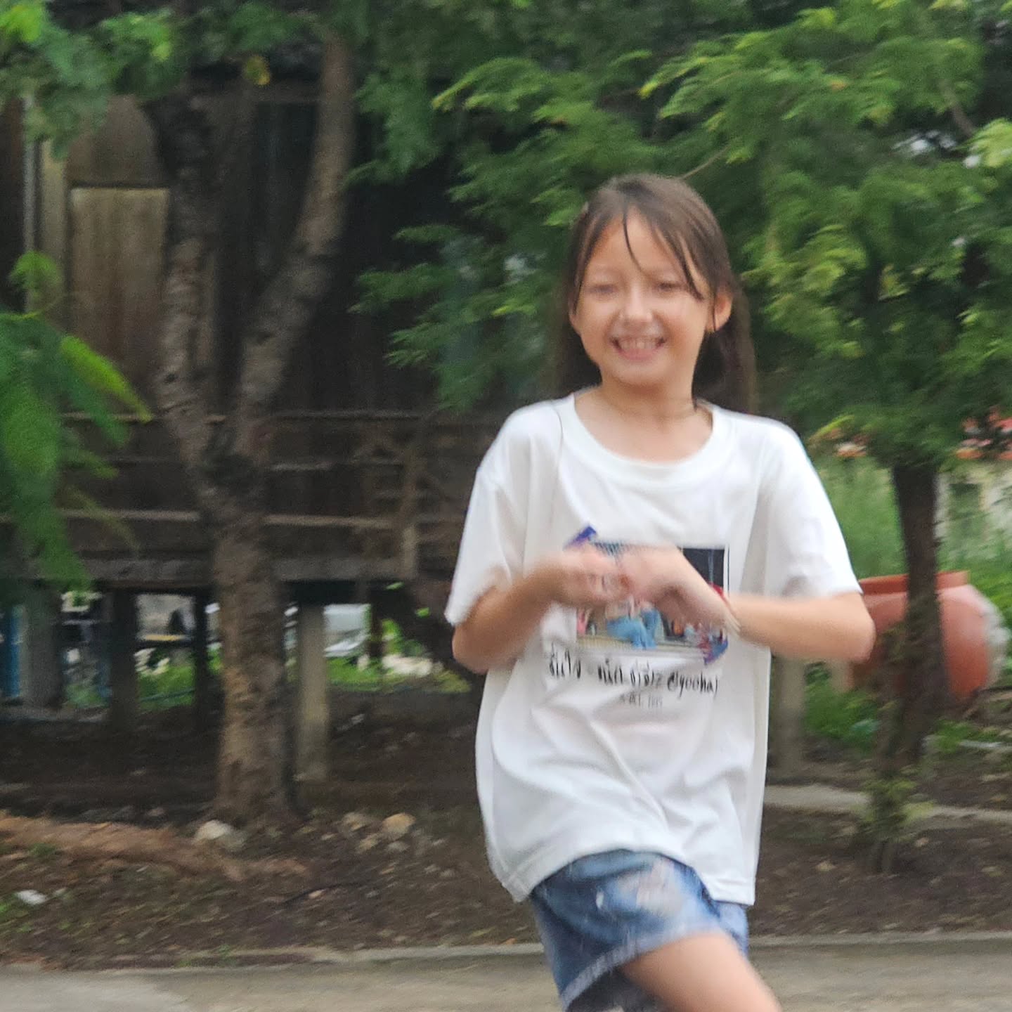 แน็ก - ชาลี ปอทเจส