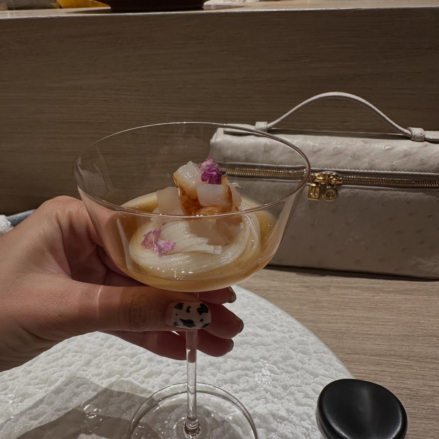 มิ้นท์ - ณัฐวรา วงศ์วาสนา