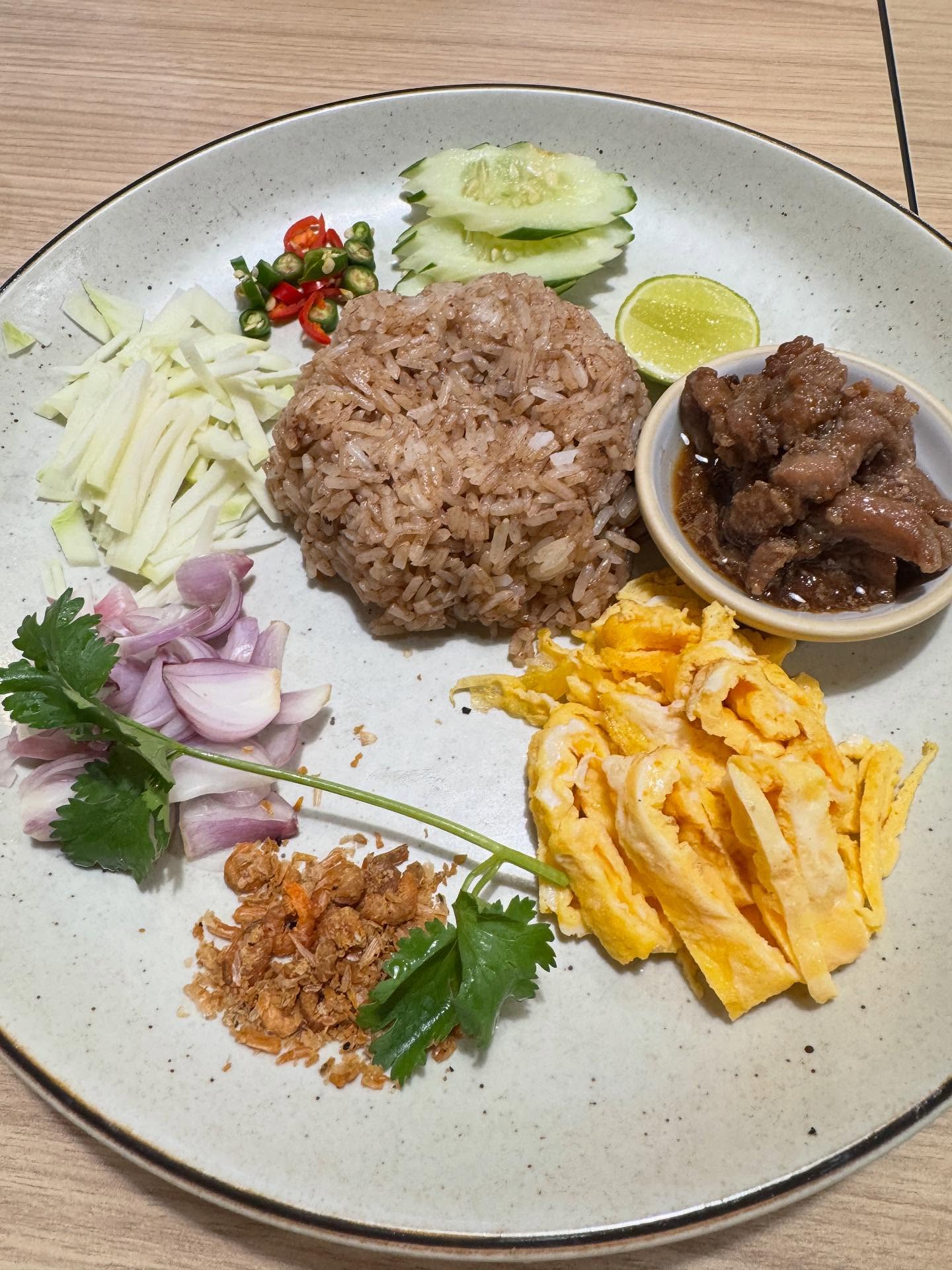 เบนซ์ - ปุณยาพร พูลพิพัฒน์