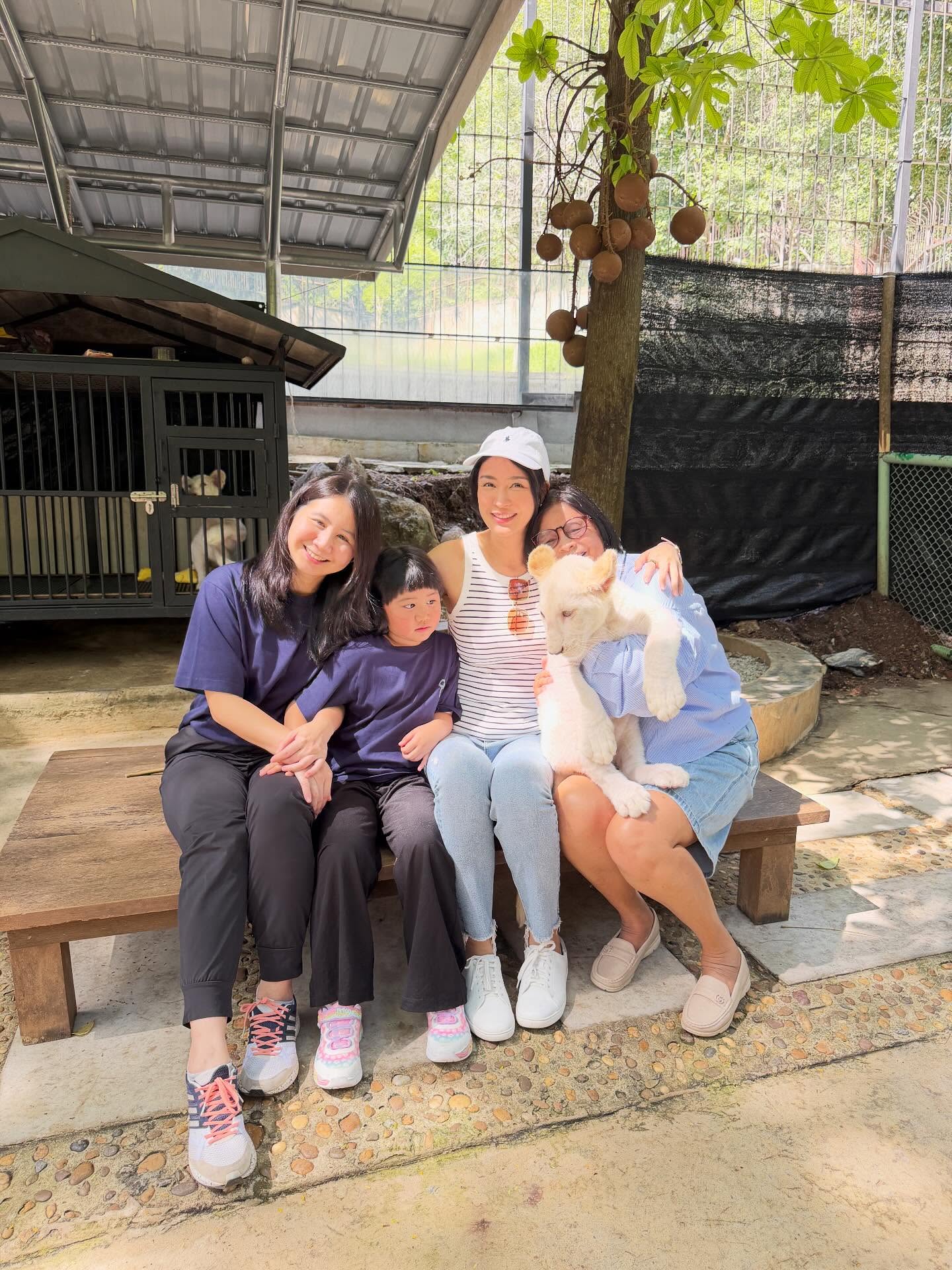 เบนซ์ - ปุณยาพร พูลพิพัฒน์