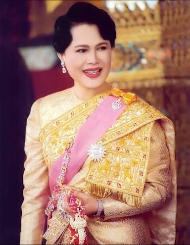 เบนซ์ - ปุณยาพร พูลพิพัฒน์