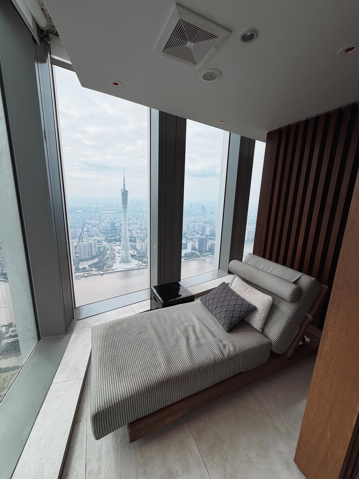 เบนซ์ - ปุณยาพร พูลพิพัฒน์