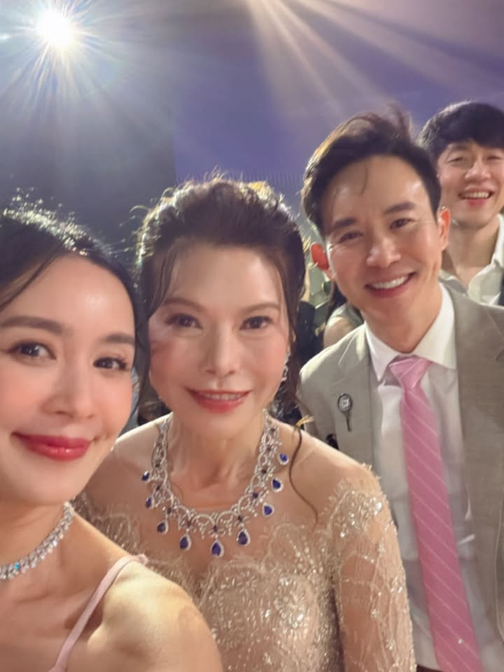 เบนซ์ - ปุณยาพร พูลพิพัฒน์