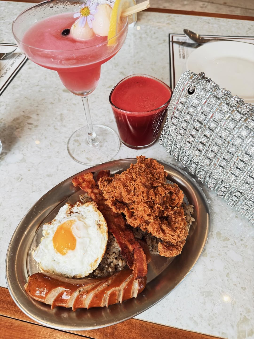 เบนซ์ - ปุณยาพร พูลพิพัฒน์