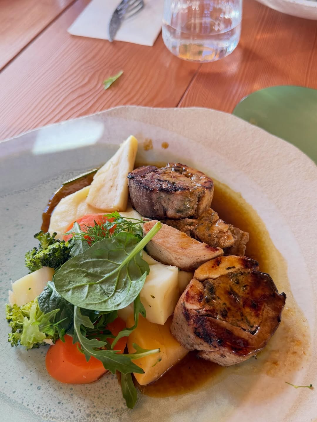 เบนซ์ - ปุณยาพร พูลพิพัฒน์