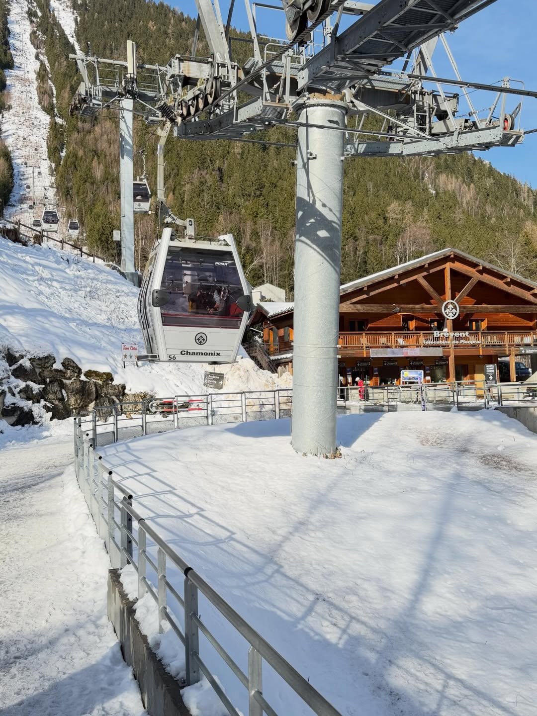 เบนซ์ - ปุณยาพร พูลพิพัฒน์