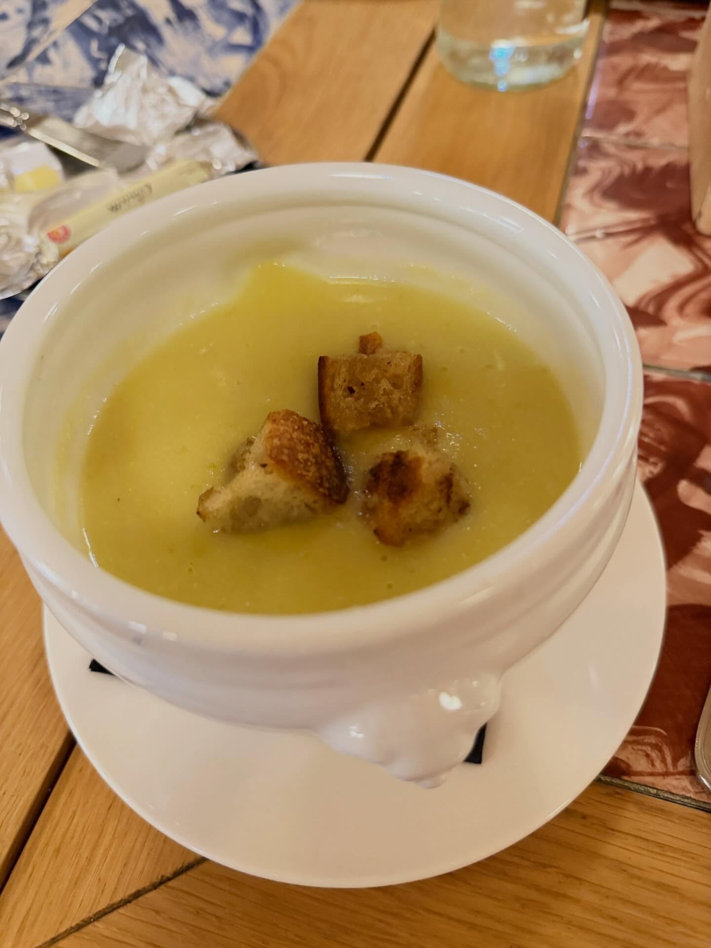 เบนซ์ - ปุณยาพร พูลพิพัฒน์