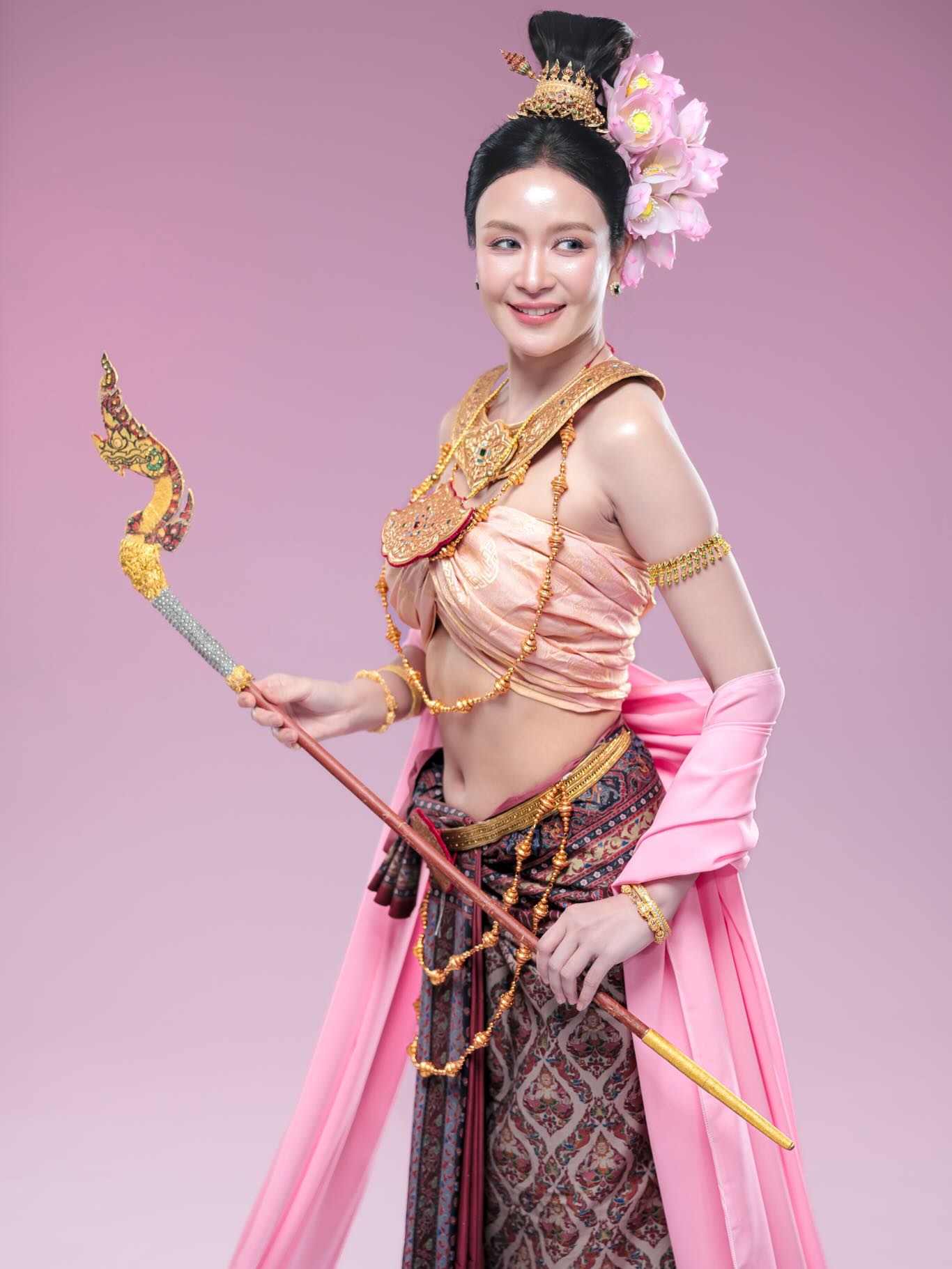 เบนซ์ - ปุณยาพร พูลพิพัฒน์