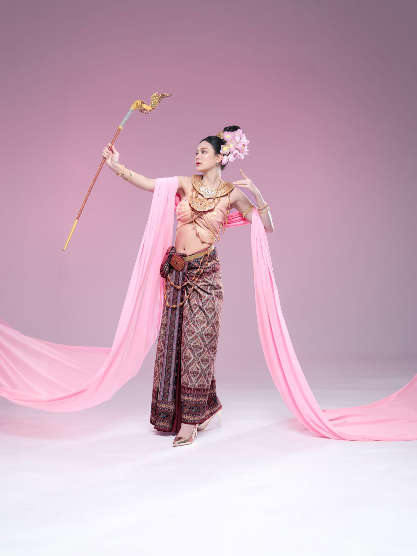 เบนซ์ - ปุณยาพร พูลพิพัฒน์