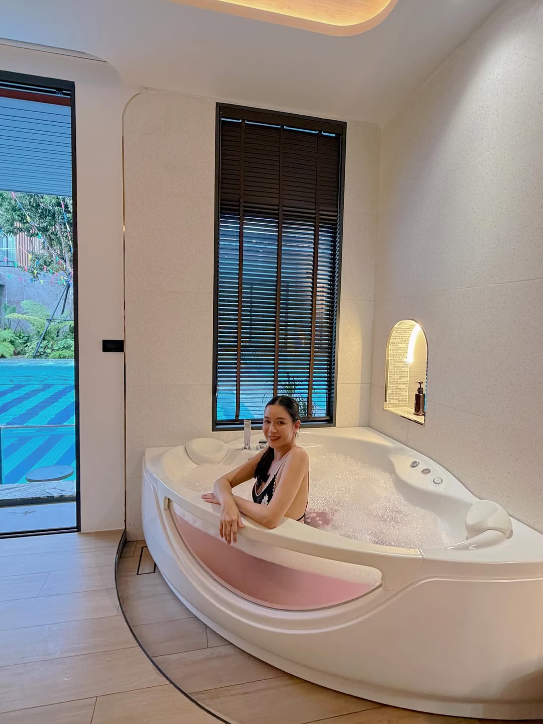 เบนซ์ - ปุณยาพร พูลพิพัฒน์