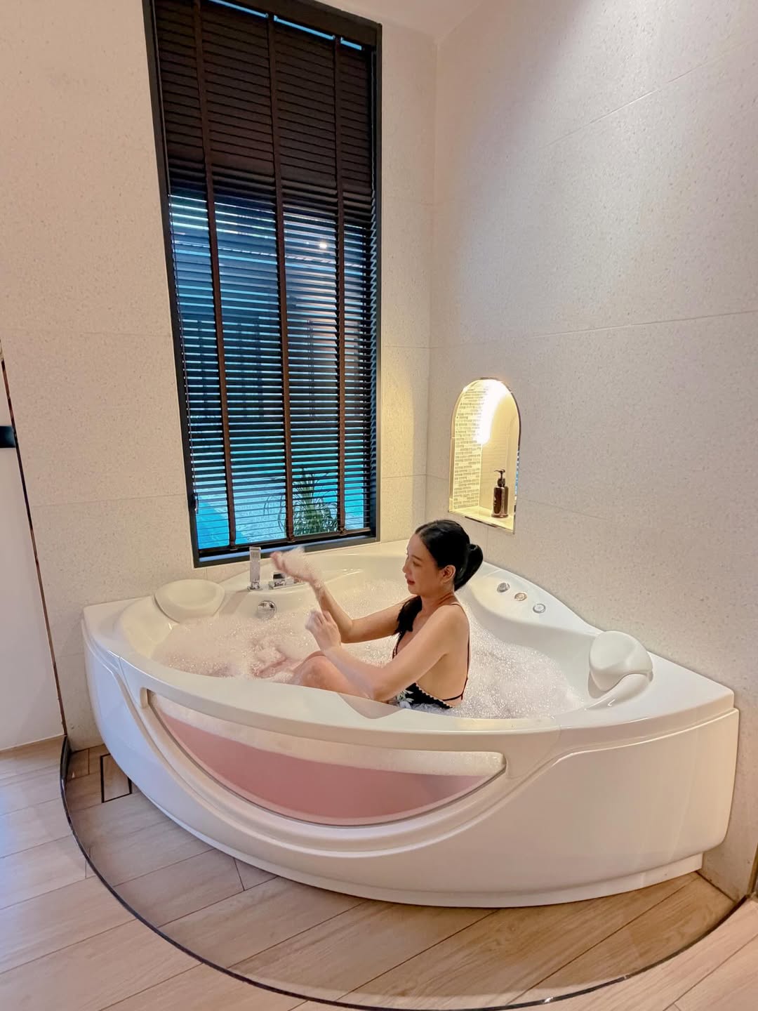 เบนซ์ - ปุณยาพร พูลพิพัฒน์