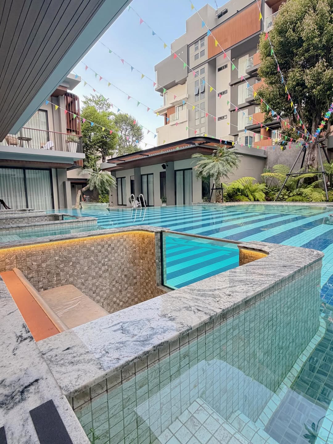 เบนซ์ - ปุณยาพร พูลพิพัฒน์