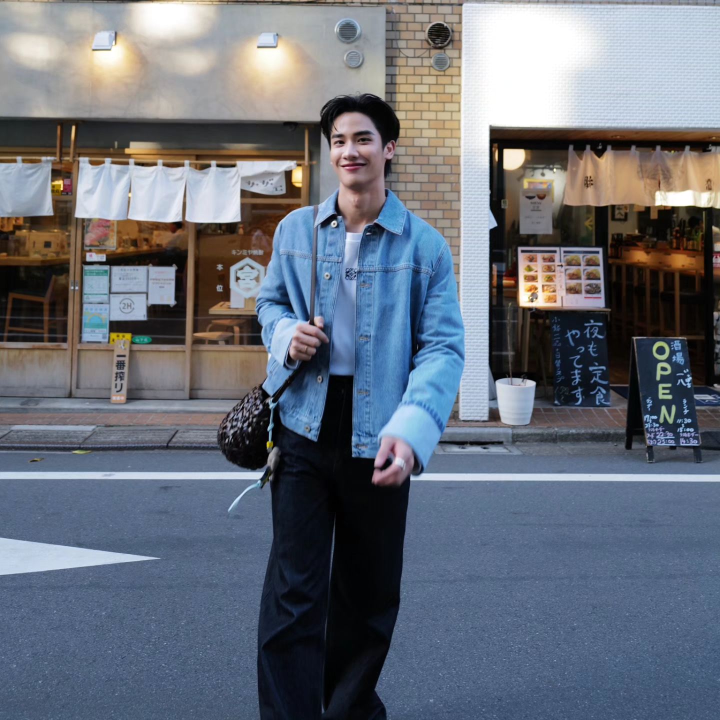 เต - ตะวัน วิหครัตน์
