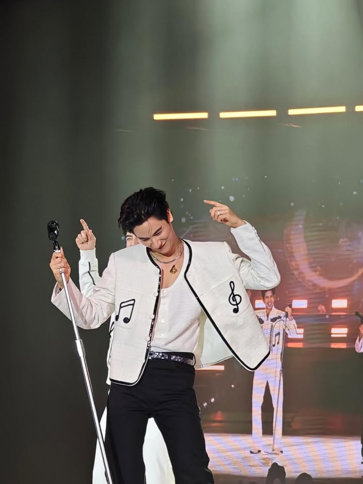 เต - ตะวัน วิหครัตน์