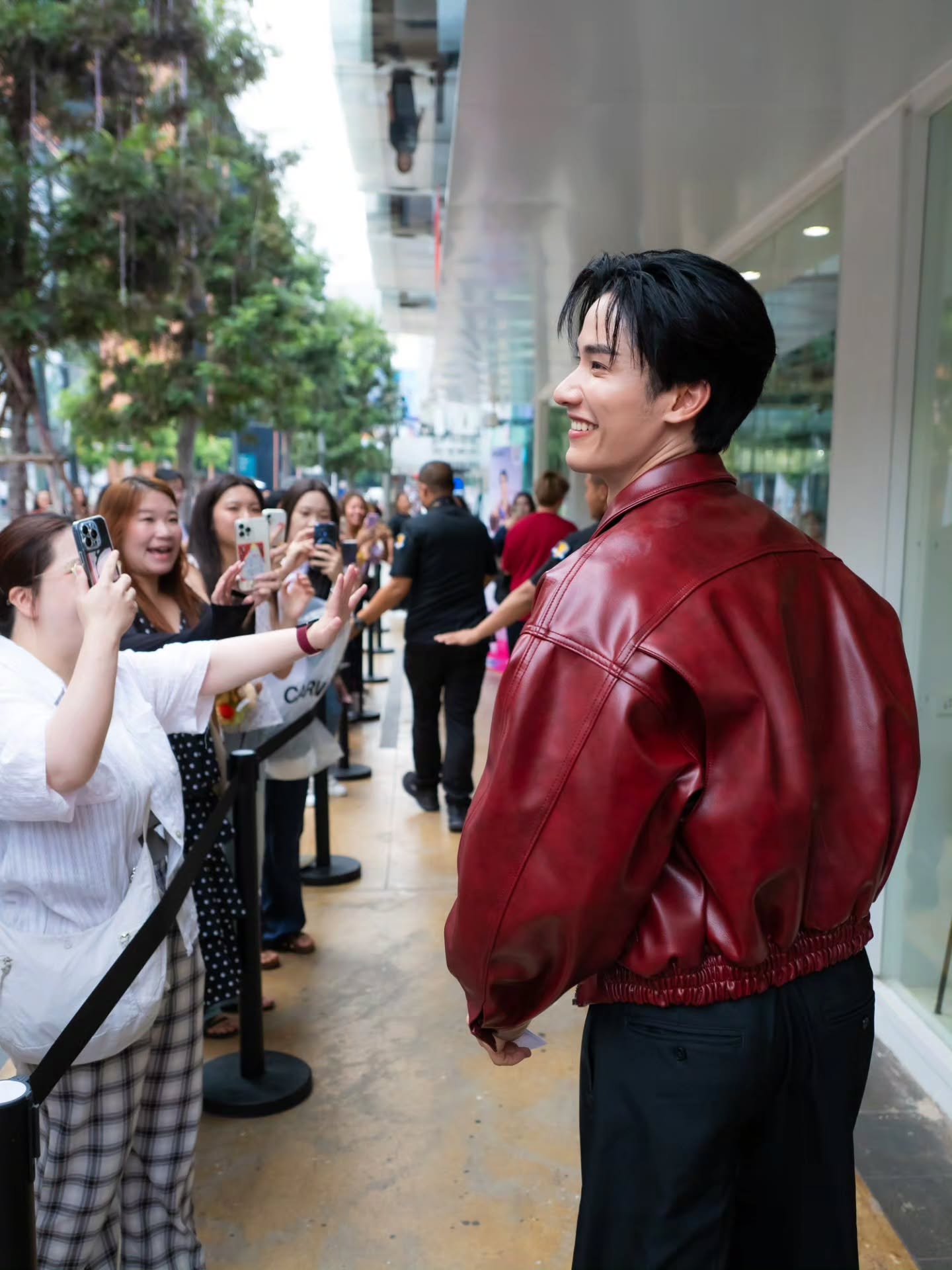 เต - ตะวัน วิหครัตน์