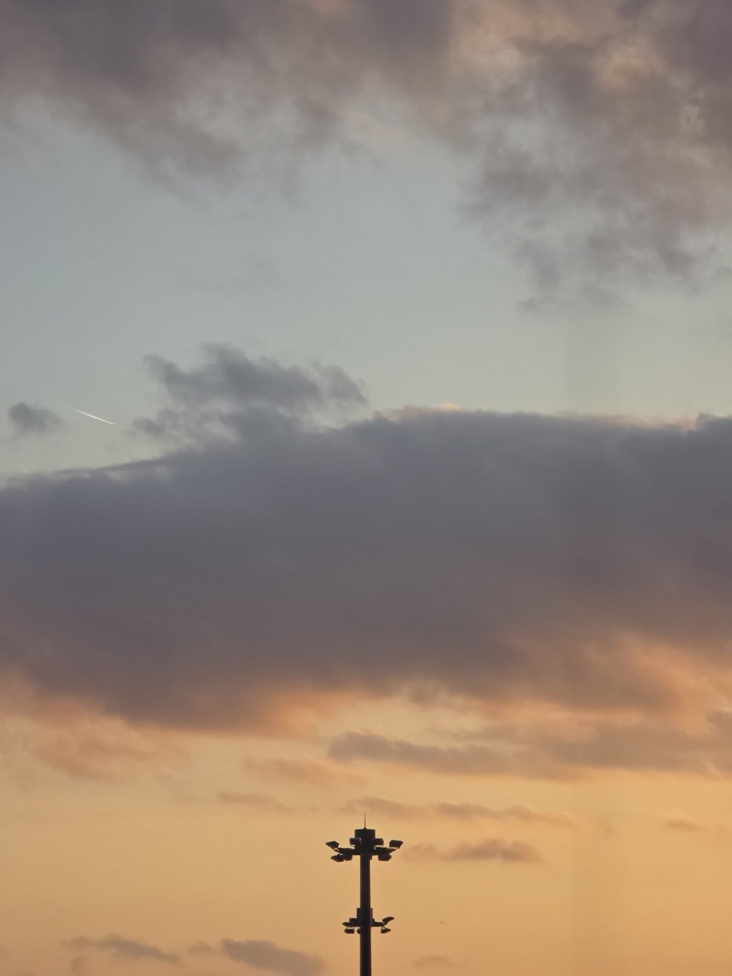 เต - ตะวัน วิหครัตน์