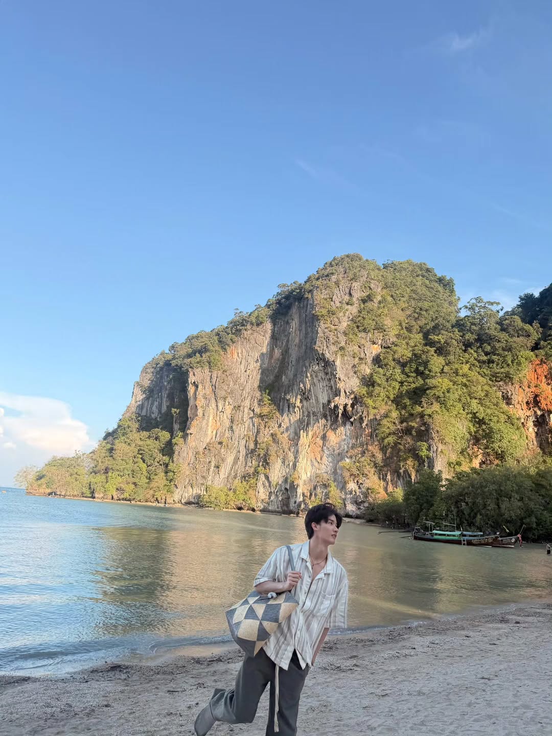 เต - ตะวัน วิหครัตน์