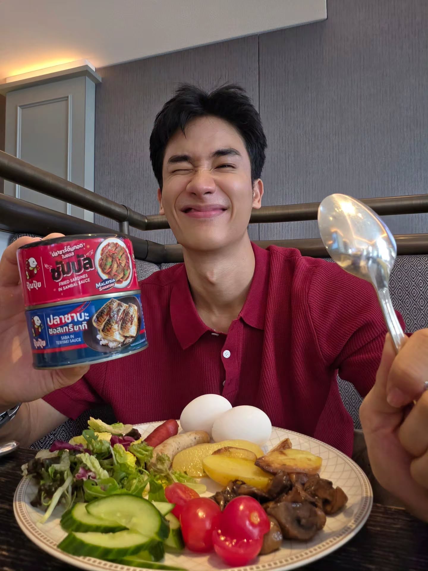 เต - ตะวัน วิหครัตน์