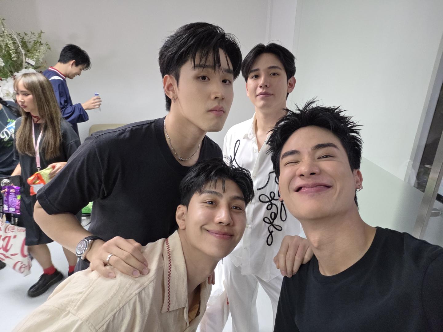 เต - ตะวัน วิหครัตน์