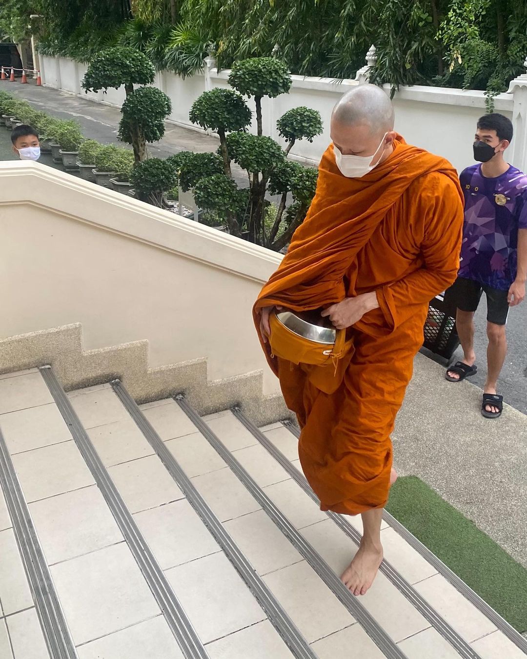 หน่อง - ธนา ฉัตรบริรักษ์