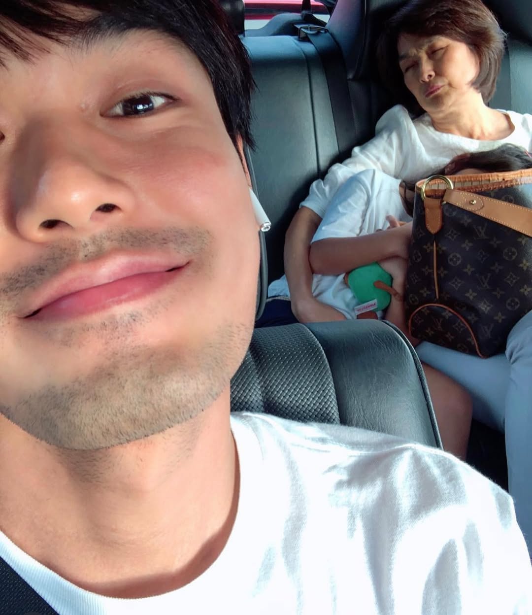 หน่อง - ธนา ฉัตรบริรักษ์