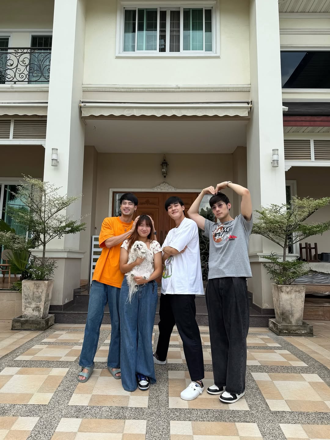 หน่อง - ธนา ฉัตรบริรักษ์