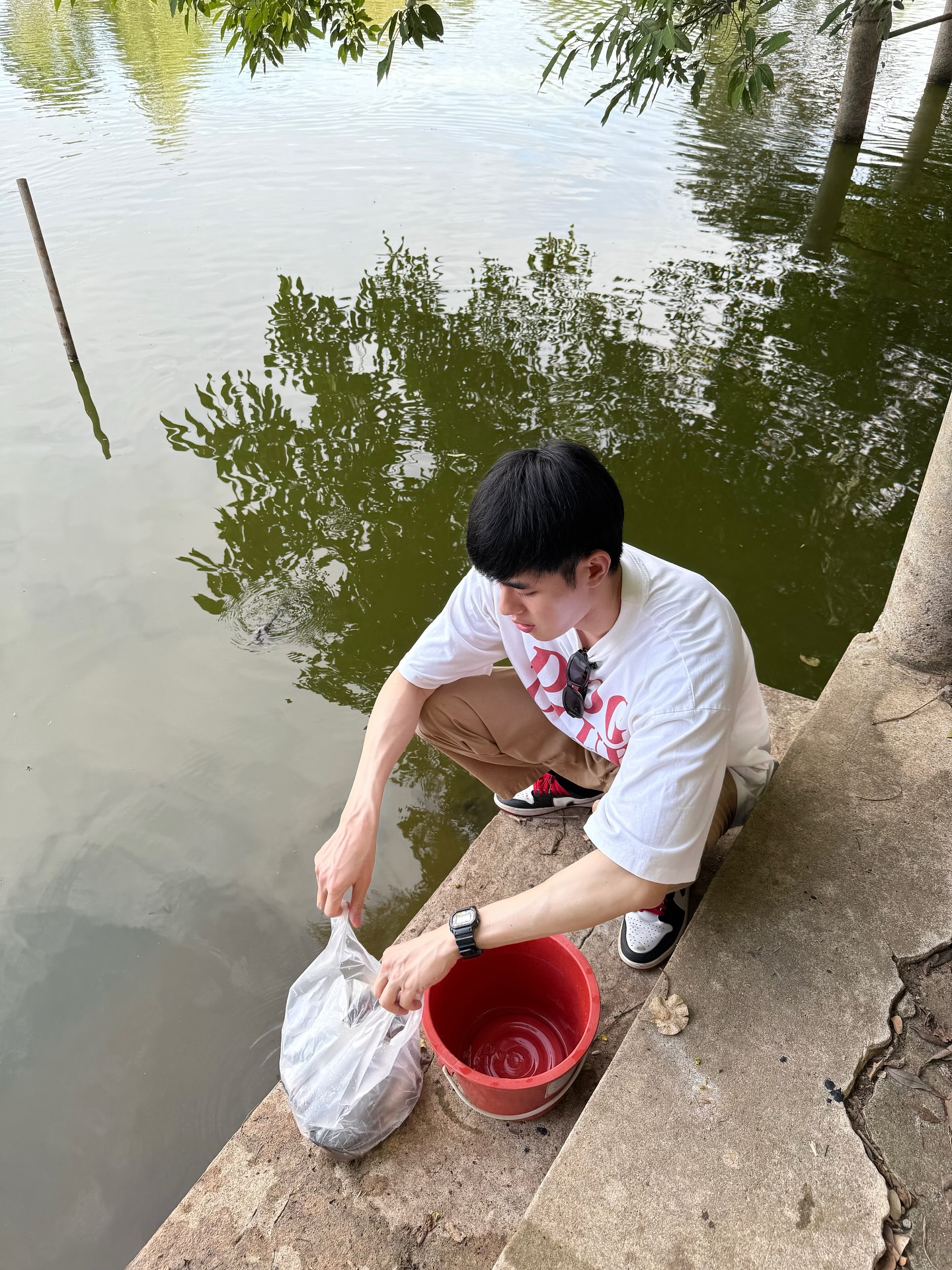 หน่อง - ธนา ฉัตรบริรักษ์