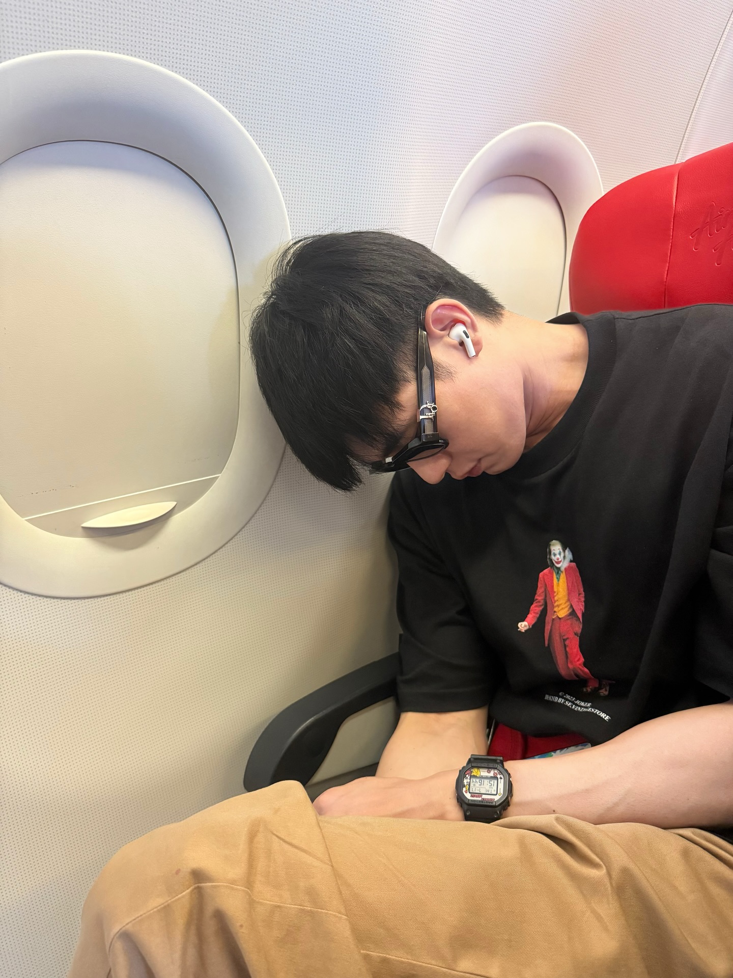หน่อง - ธนา ฉัตรบริรักษ์