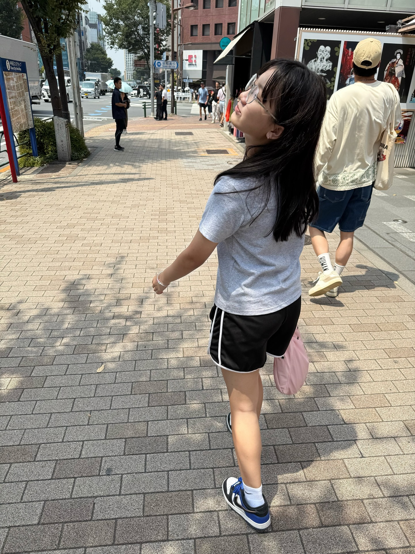 หน่อง - ธนา ฉัตรบริรักษ์