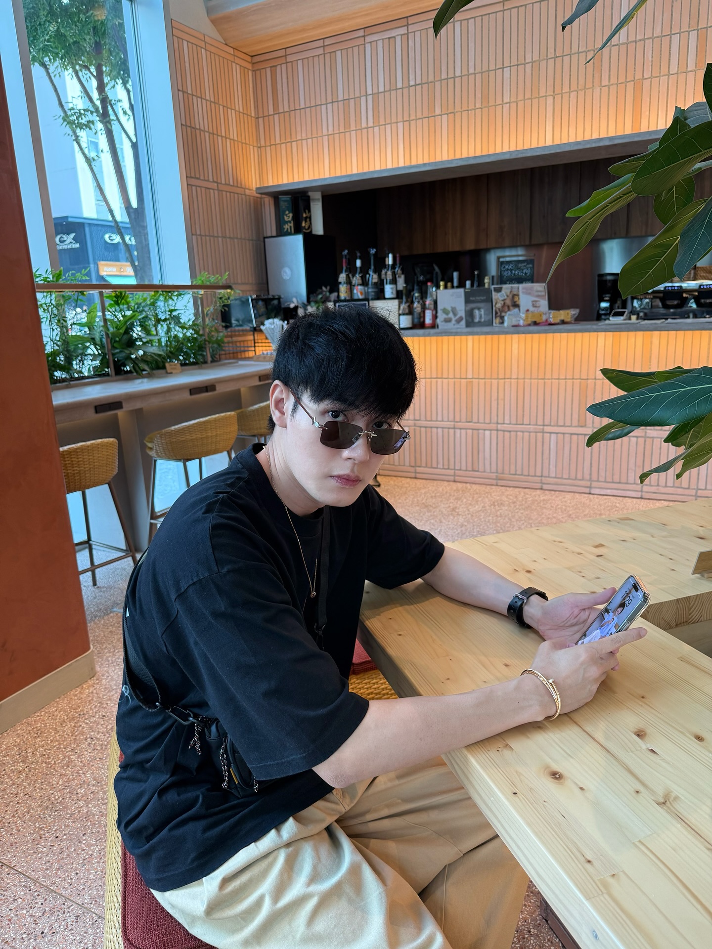 หน่อง - ธนา ฉัตรบริรักษ์