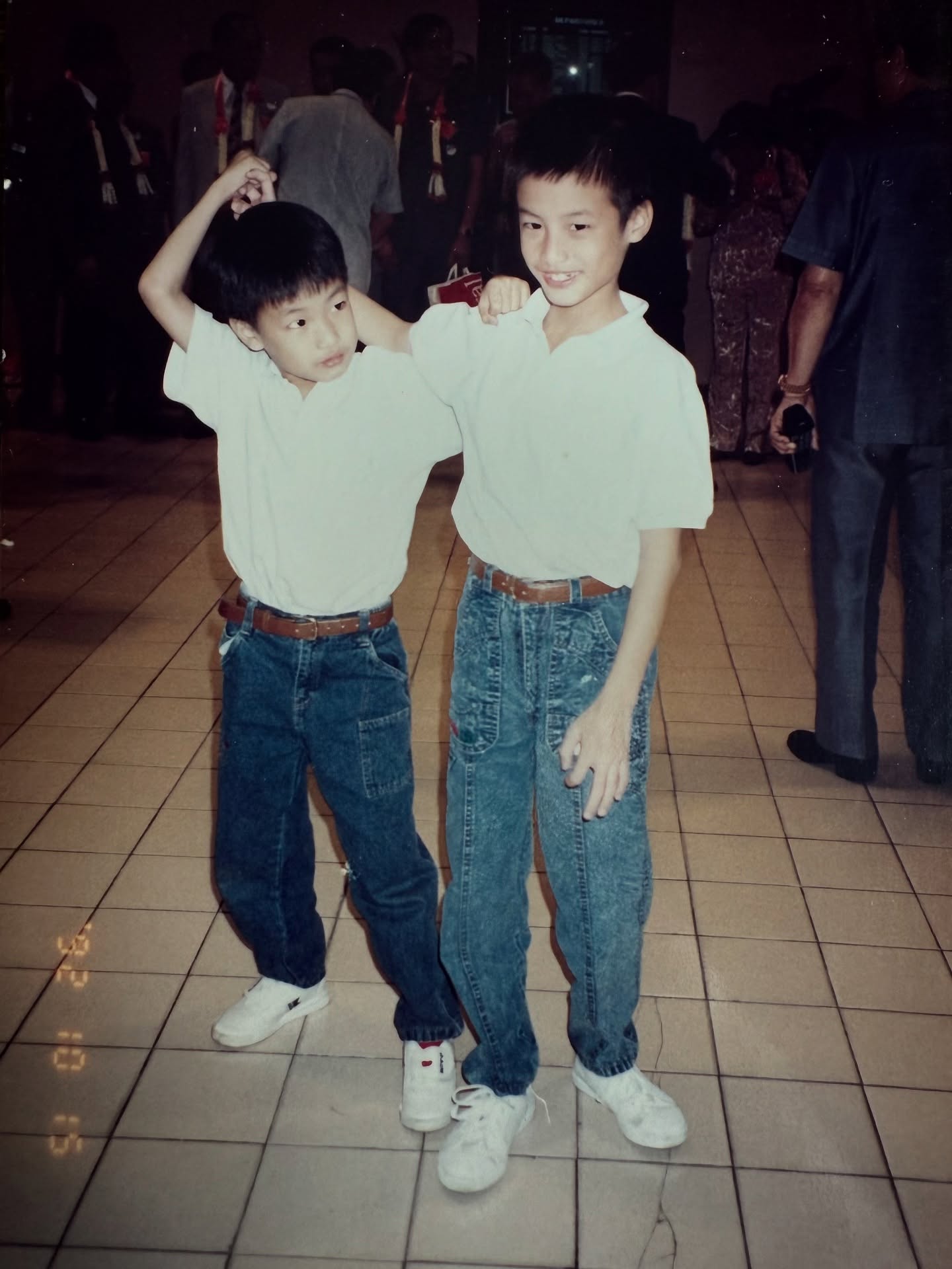 หน่อง - ธนา ฉัตรบริรักษ์