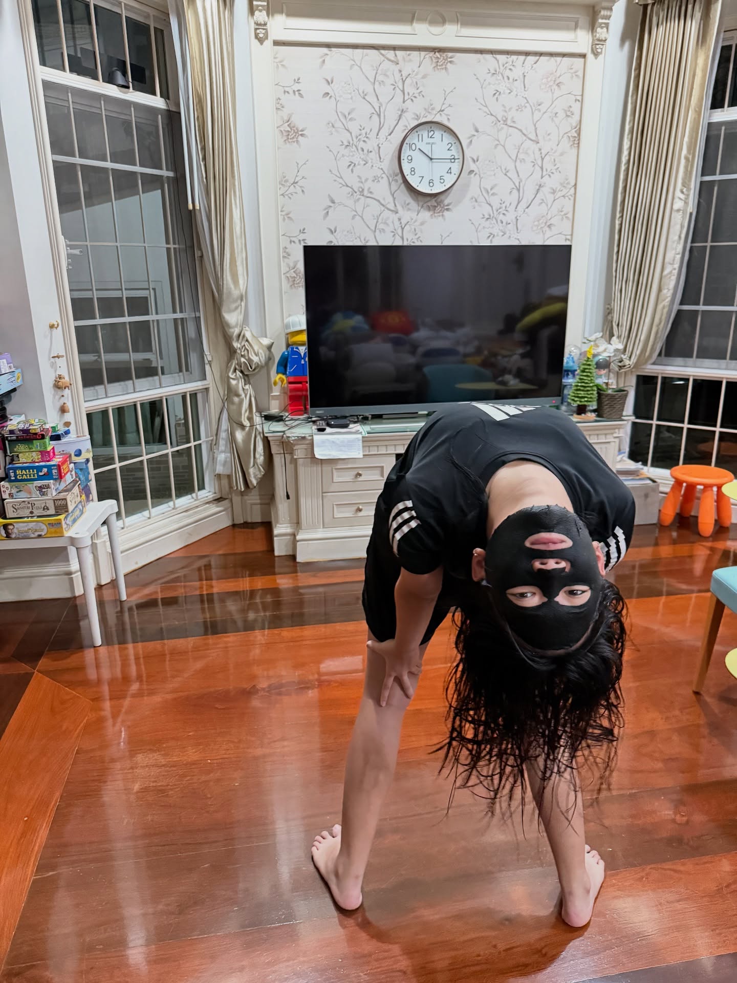 หน่อง - ธนา ฉัตรบริรักษ์