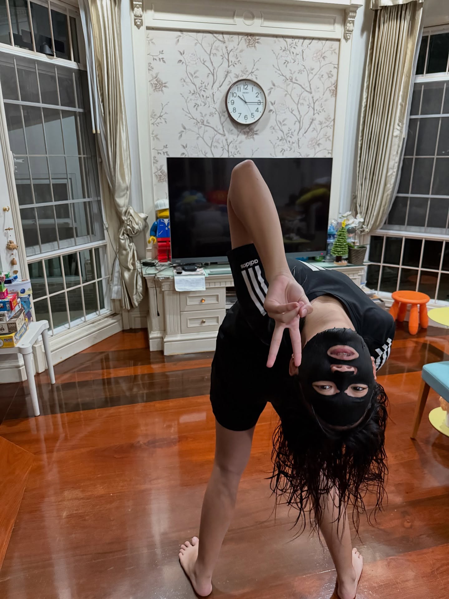 หน่อง - ธนา ฉัตรบริรักษ์