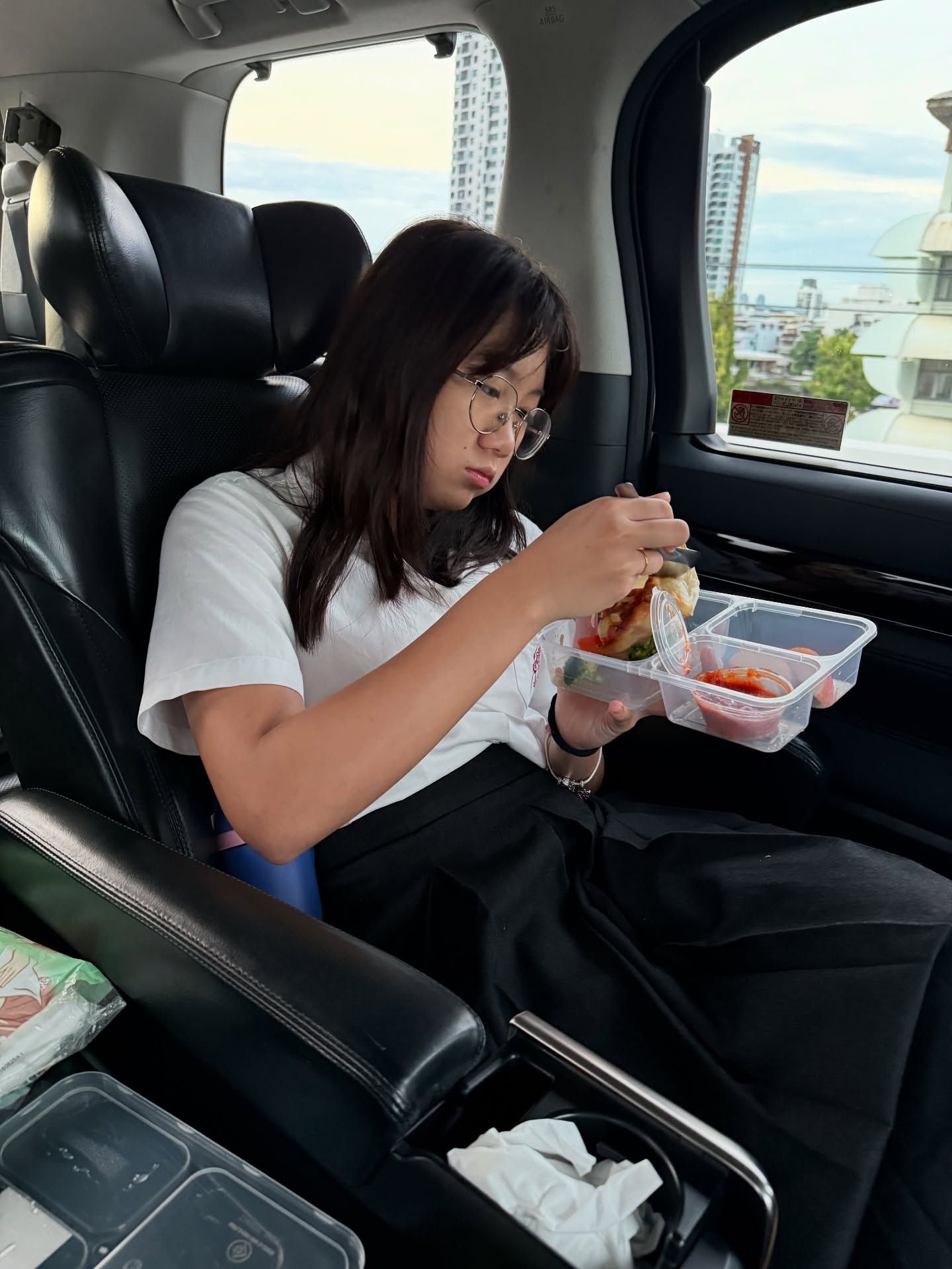 หน่อง - ธนา ฉัตรบริรักษ์