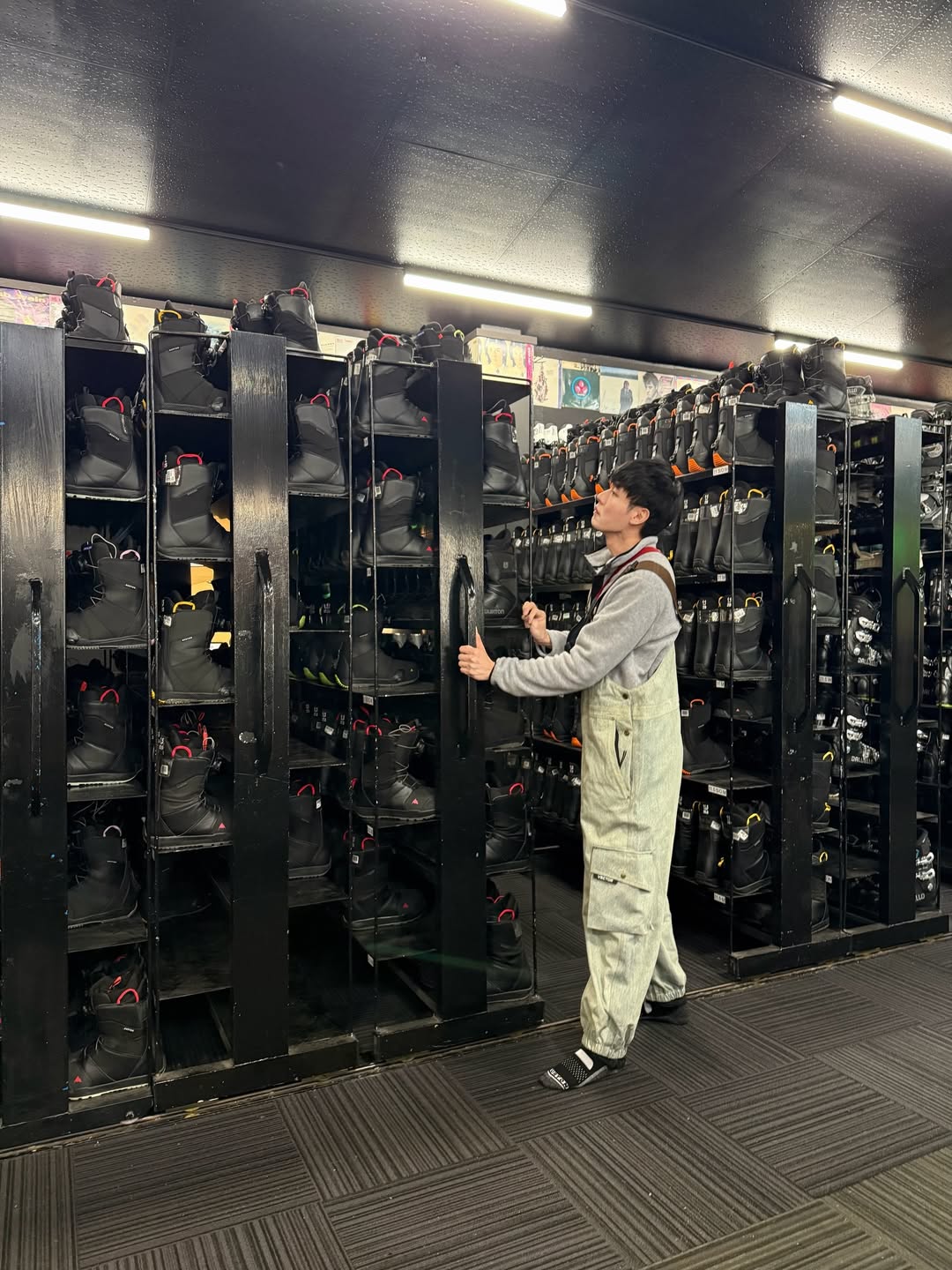 หน่อง - ธนา ฉัตรบริรักษ์