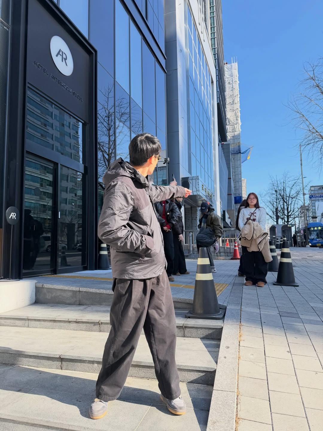 หน่อง - ธนา ฉัตรบริรักษ์