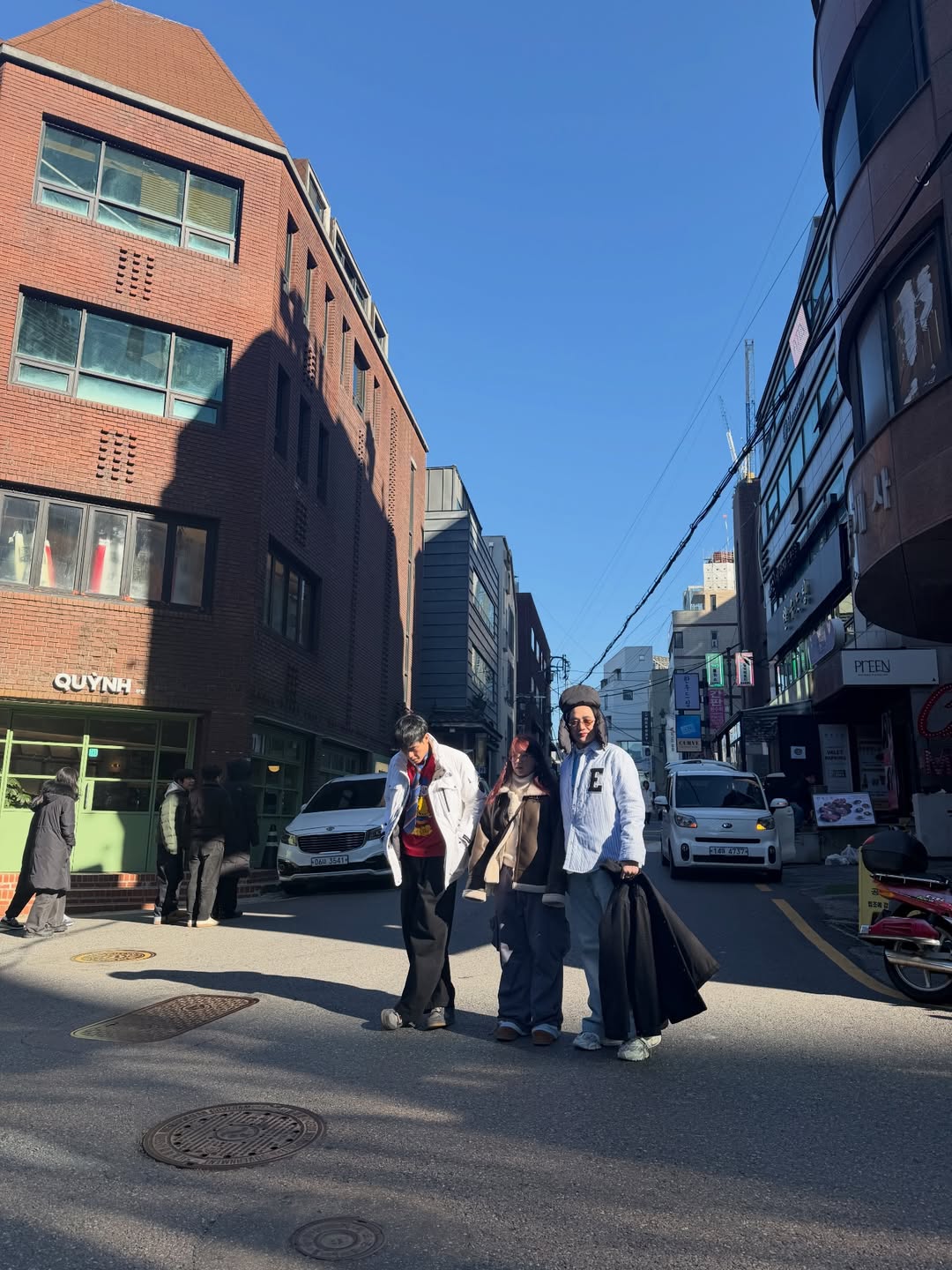 หน่อง - ธนา ฉัตรบริรักษ์