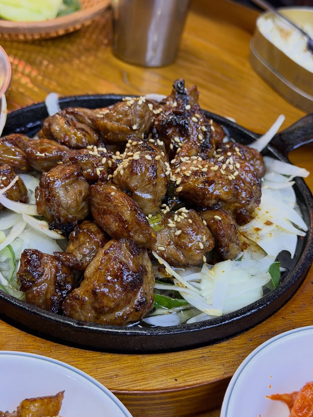 หน่อง - ธนา ฉัตรบริรักษ์