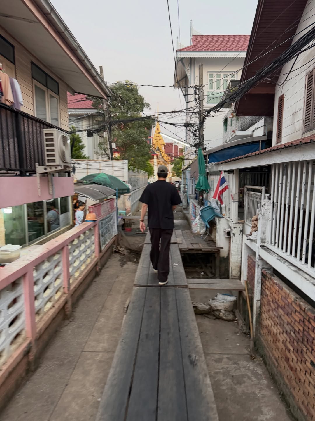 หน่อง - ธนา ฉัตรบริรักษ์