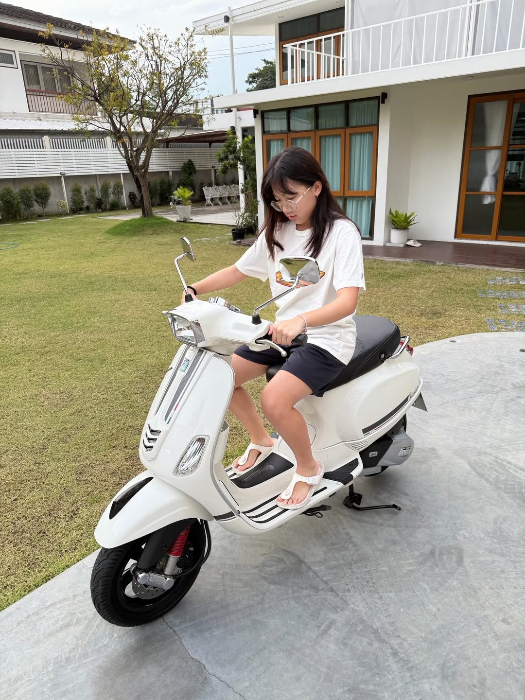 หน่อง - ธนา ฉัตรบริรักษ์