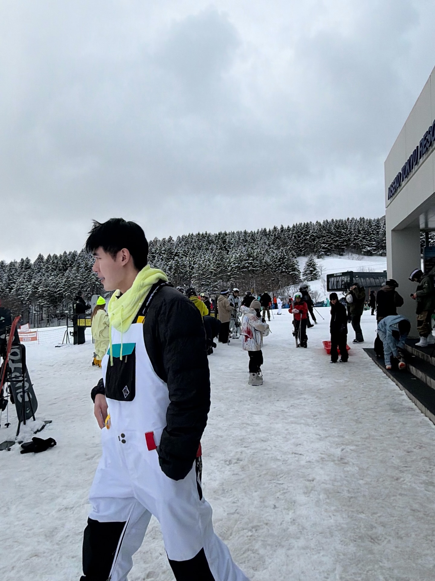 หน่อง - ธนา ฉัตรบริรักษ์