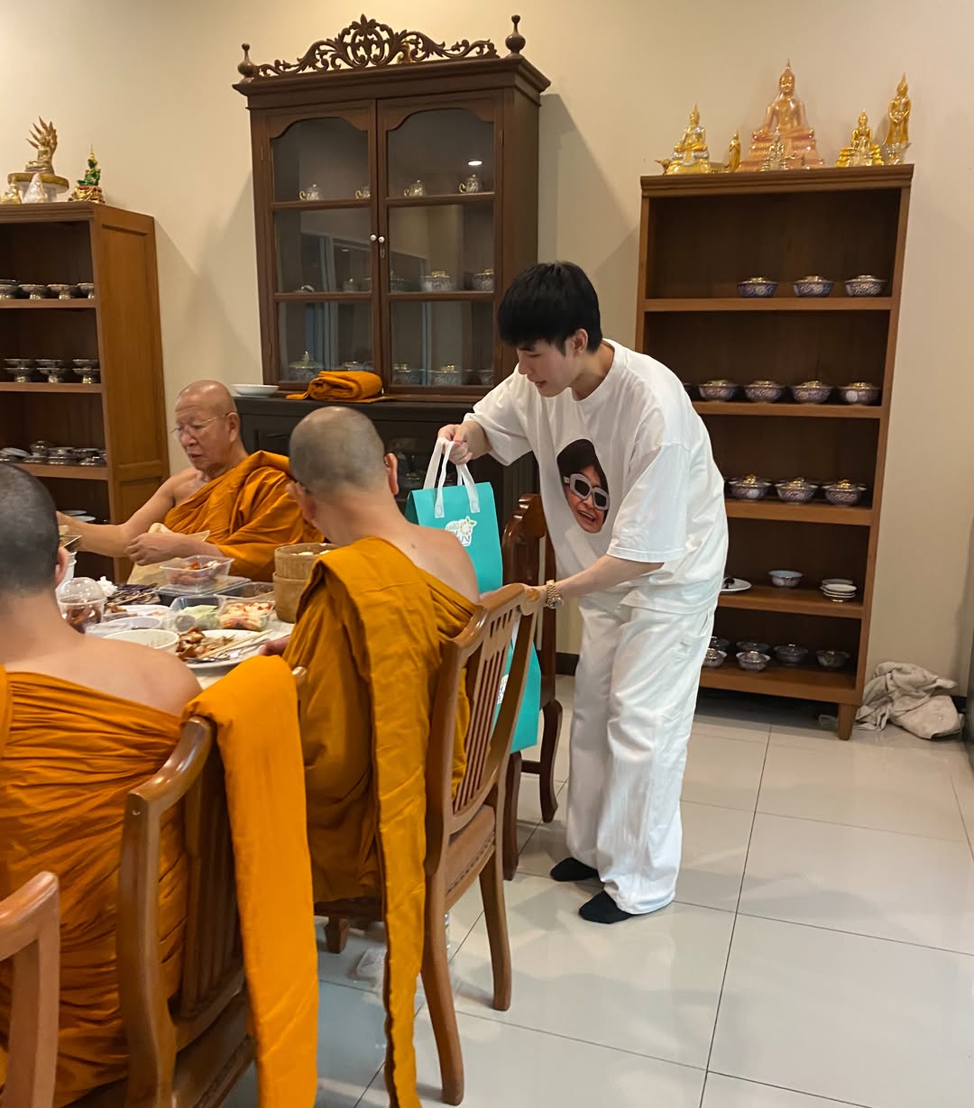 หน่อง - ธนา ฉัตรบริรักษ์